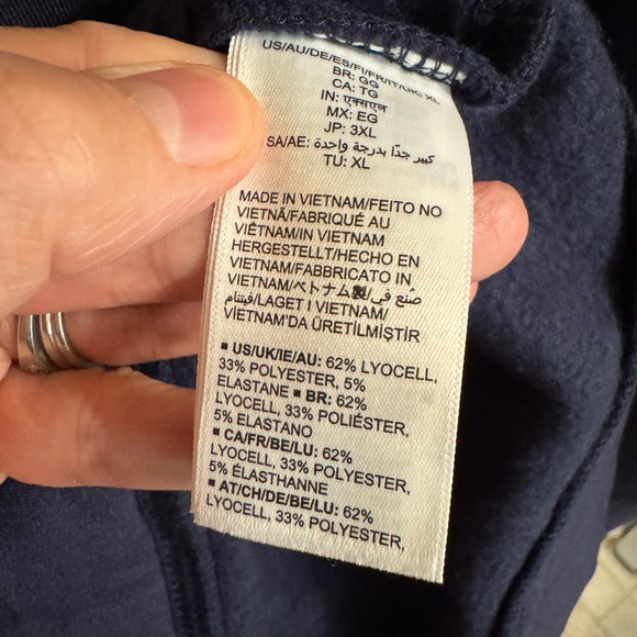 New with tags ladies navy blue sweatshirt from Amazon size XL - Picture 6 of 14